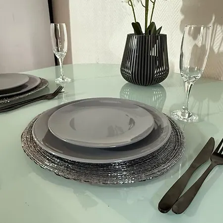 Lägenhet Comfortable A Proximite De Porte Versaille , Paris Vanves