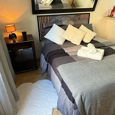 Lägenhet Comfortable A Proximite De Porte Versaille , Paris Vanves